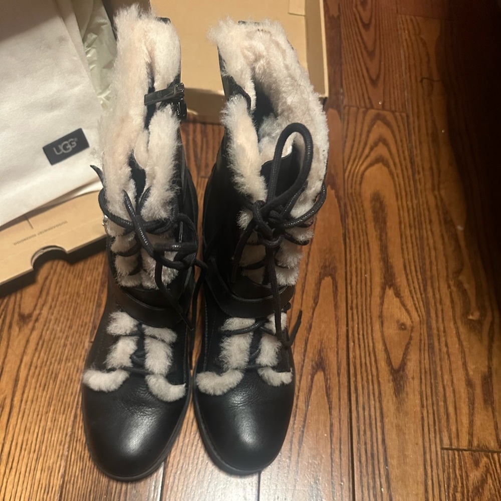 UGG Women's Black and Cream Winter Boots